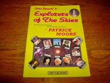 PATRICK MOORE-INTO SPACE 3-SIGNED-1ST-PB-NF-2000-CMP PUBLISHING-SCARCE