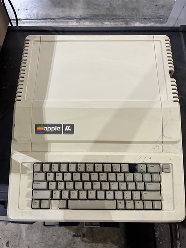 Apple iie a2s2064 home - apple,