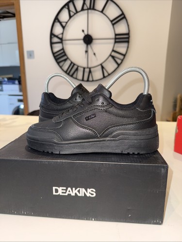 Nicholas deakins leon trainers - leon,