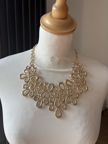 Amrita singh gold - tone, chunky