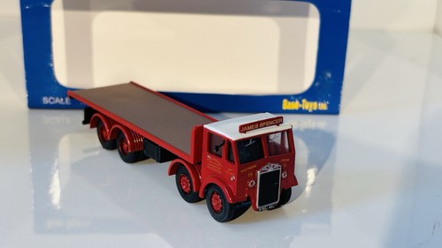 Base toys scale - toys, albion
