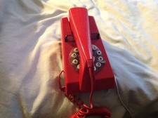 Vintage Retro Wild & Wolf Funky 1970's Red Trim Phone.