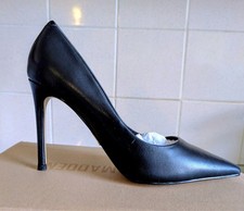 Steve Madden 'Thrive' Court