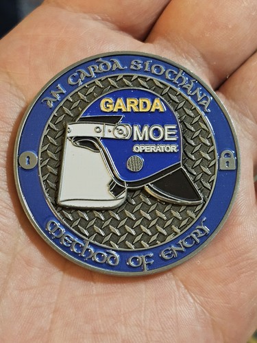 Irish police garda method - garda, of