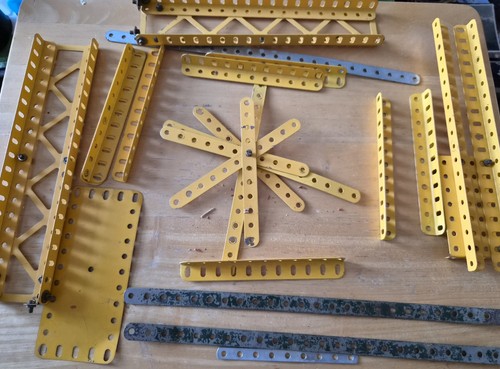 Various vintage meccano - various, parts.