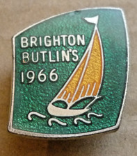 VINTAGE ENAMEL BADGE BUTLINS