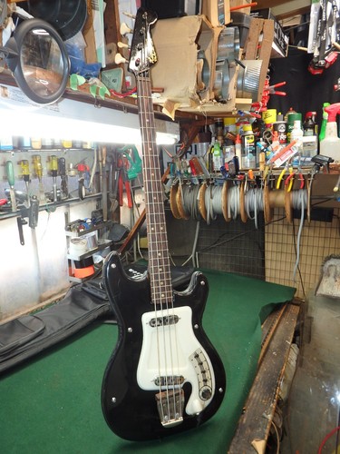 1969 hagstrom bass - i,