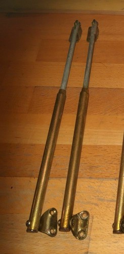 Cupboard flap lift - (of,
