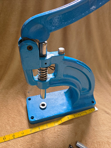 Blue hand press eyelet - blue, eyelet/grommet