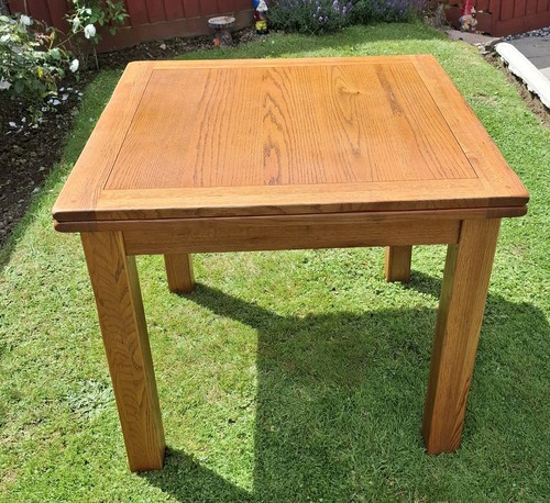 Dining room table