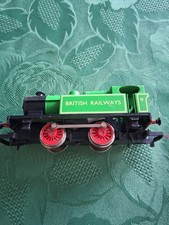 Hornby R856 0-4-0 tank loco 9