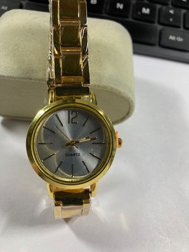 Gorgeous ladies gold watch