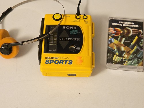 Vtg sony sports walkman - vtg, radio