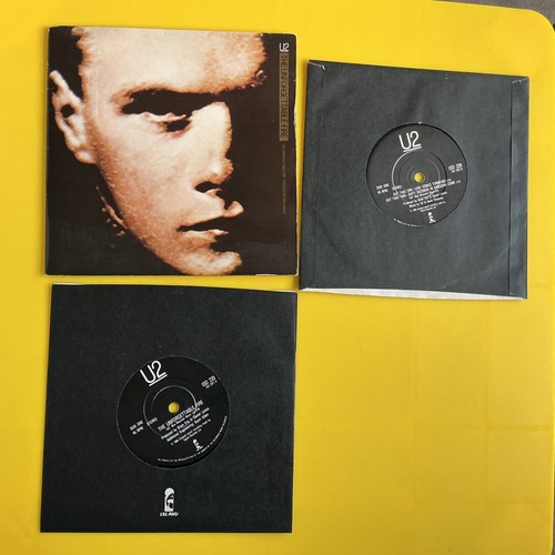 The unforgettable fire - –,