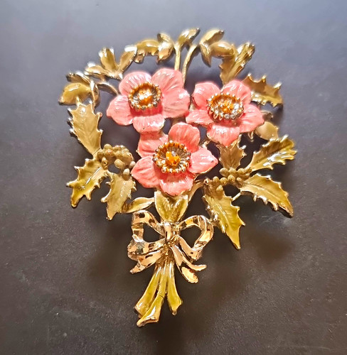 Vintage exquisite enamel - exquisite,
