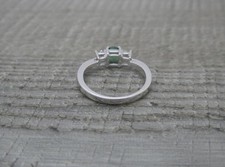 Stunning 18ct White Gold