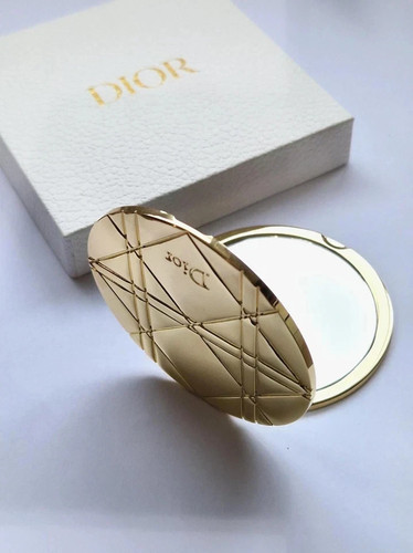 Dior vip golden metal compact - golden,