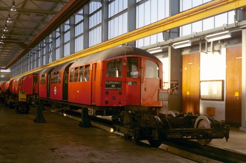 London underground 1938 stock - underground,