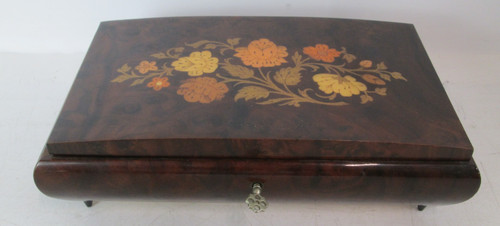 Vintage lacquered wooden - lacquered,