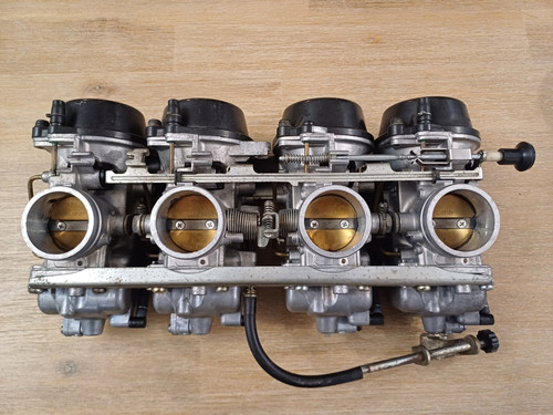 Suzuki gsxr750 carburettors - gsxr750,
