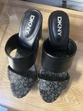 Women’s DKNY Hazel Logo