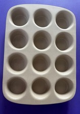 Pampered Chef Stoneware Muffin