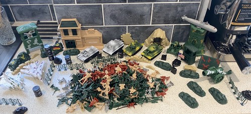 Bundle plastic toy - bundle, of