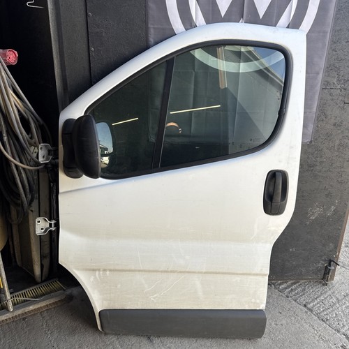 2011 vauxhall vivaro nissan - 2011,