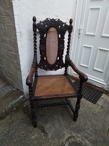 Large jacobean arm chair - ,