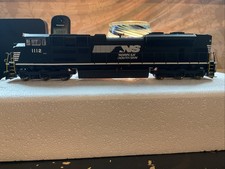 WALTHERS NORFOLK SOUTHERN EMD SD70ACE LOCOMOTIVE DCC Ready