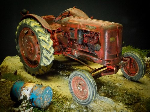 Nuffield scale diecast - 1:16,