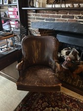 Vintage brown leather chair ‘upholsters dream’!