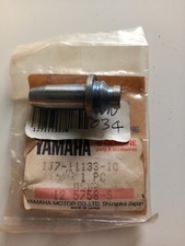 NOS YAMAHA XS1100 XS850 XS750 GUIDE INTAKE VALVE 1ST OVERSIZE 1J7-11133-10
