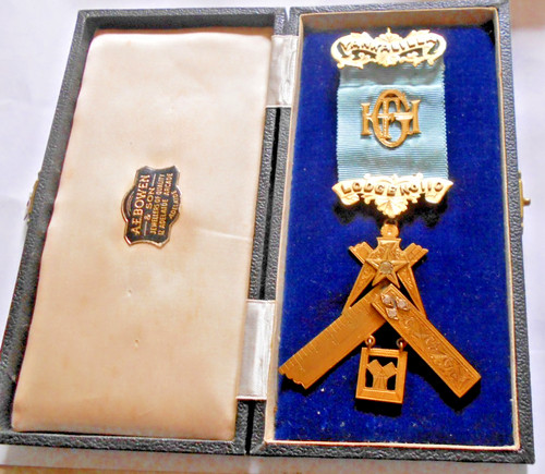 Masonic past master - past, jewel