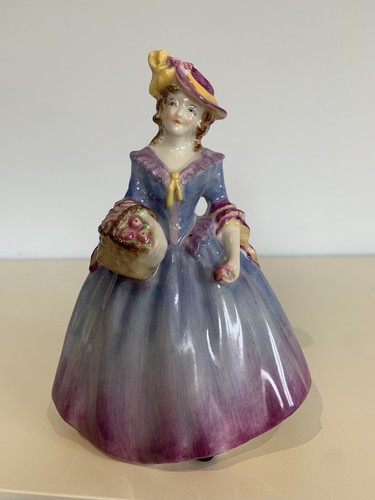 Goss china figure lady - ,