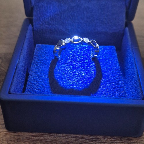 18ct white gold eternity - , ring