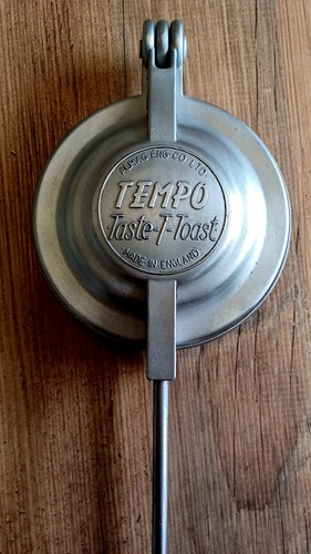 Tempo taste toast retro - tempo, taste-t-toast