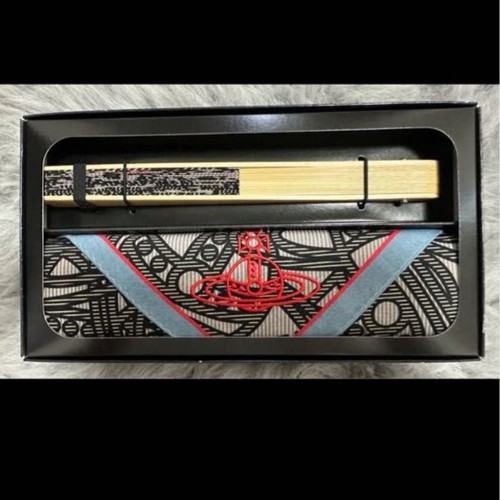 Vivienne westwood fan - vivienne,