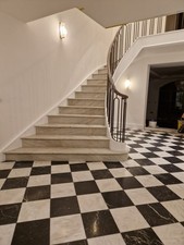 Exclusive curved oak staircase