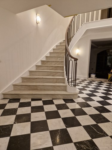 Exclusive curved oak - , staircase