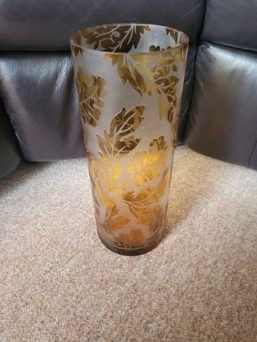 Tall yellow tinged - tall, floral