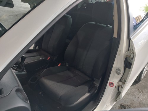 Front seat left mazda - left, 2