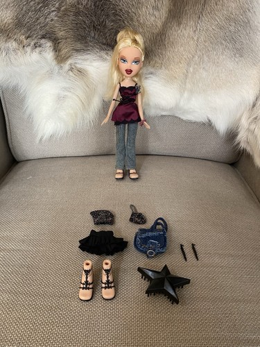 Bratz step out cloe with - out,