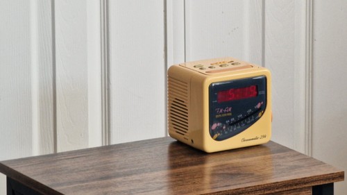 Radioshack radio alarm clock - radio,