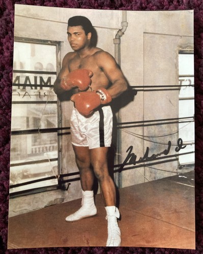 Muhammad ali signed photograph - ali,