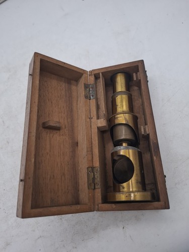 Antique compact brass - antique,