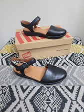 EUC Womens Black Fitflop Cova