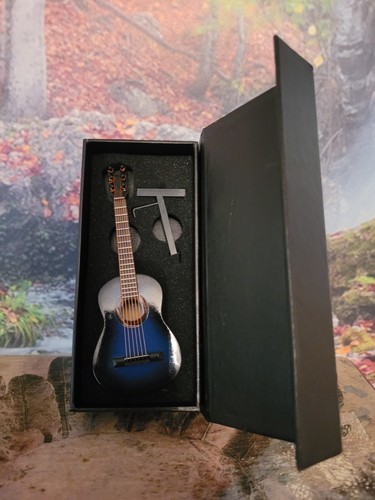 Miniture guitar inspired - miniture,