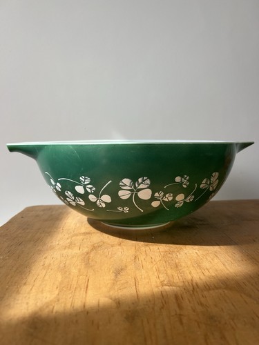 Jaj pyrex clover leaf design - clover,