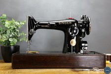 Stunning Vintage 1939 Singer
